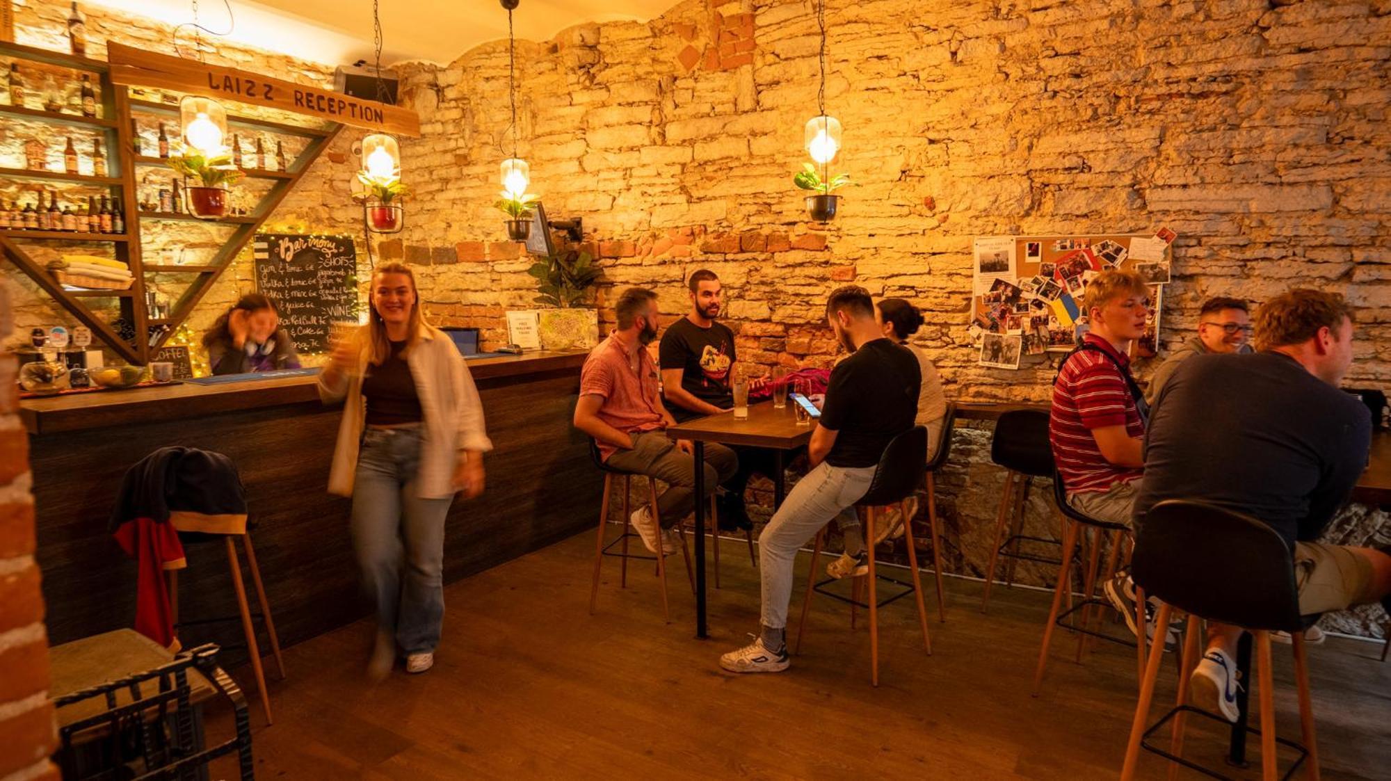 The Monks Bunk Hostel & Bar Tallinn Exteriör bild