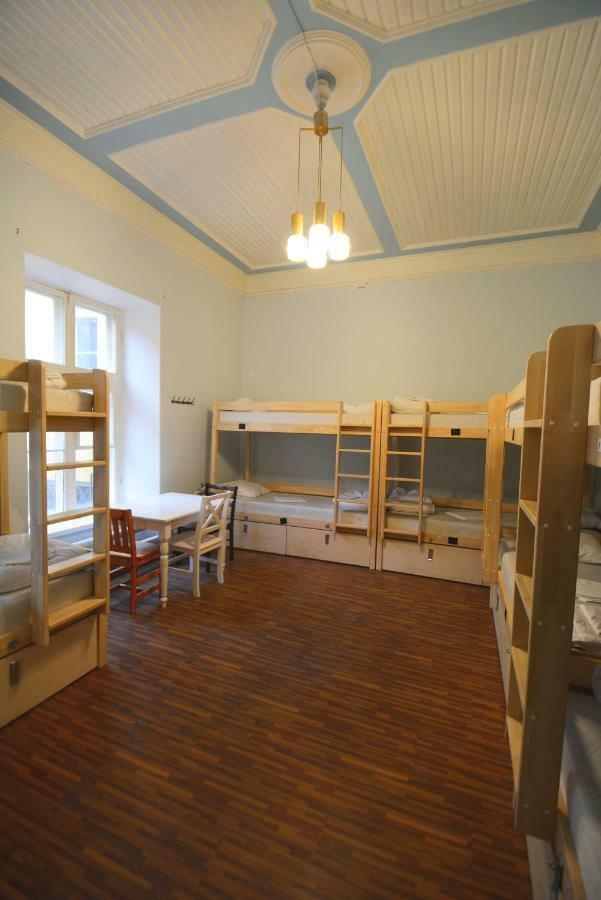 The Monks Bunk Hostel & Bar Tallinn Exteriör bild