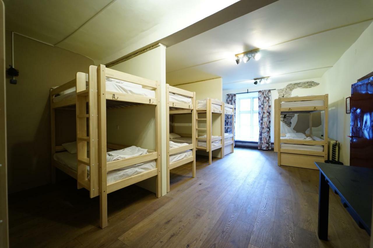 The Monks Bunk Hostel & Bar Tallinn Exteriör bild