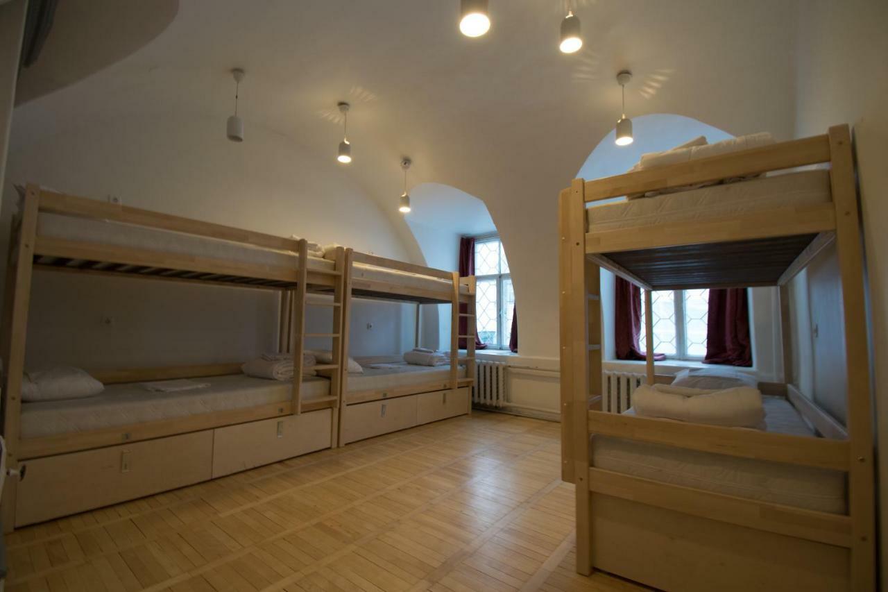 The Monks Bunk Hostel & Bar Tallinn Exteriör bild