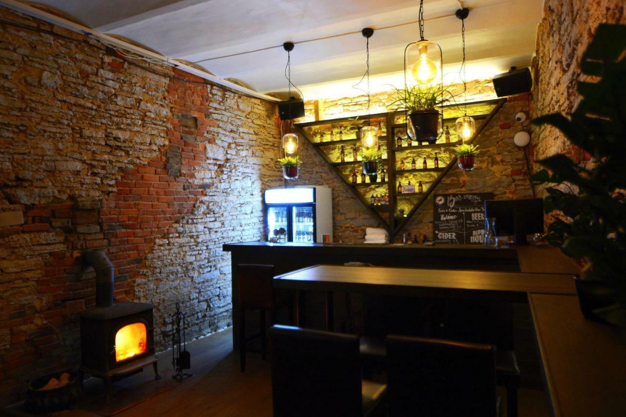The Monks Bunk Hostel & Bar Tallinn Exteriör bild