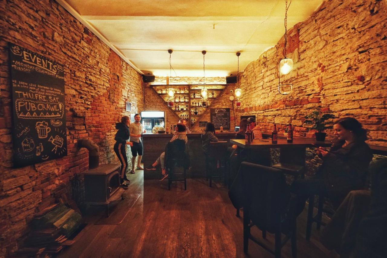 The Monks Bunk Hostel & Bar Tallinn Exteriör bild